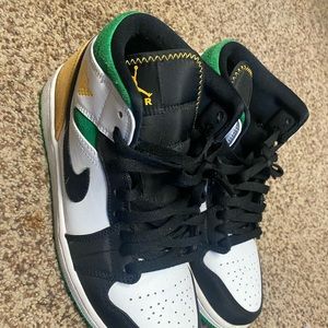Air Jordan 1 Mid SE “Oakland” size 8 men